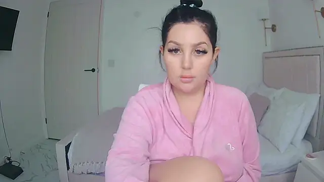 Snapshot of magical_mia chatting on 23, 10, 2025 magical mia online show from 23, 10, 2025