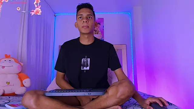 Snapshot of dilan_alfonzo chatting on 17, 7, 2026 dilan alfonzo online show from 17, 7, 2026