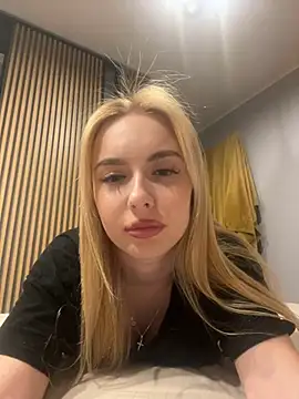 Nicole blonde0 online show from 6, 2, 2025