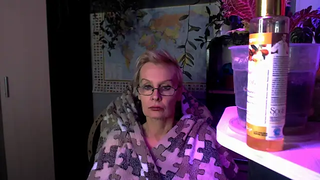Snapshot of HelgaHimmell chatting on 8, 4, 2026 HelgaHimmell online show from 8, 4, 2026