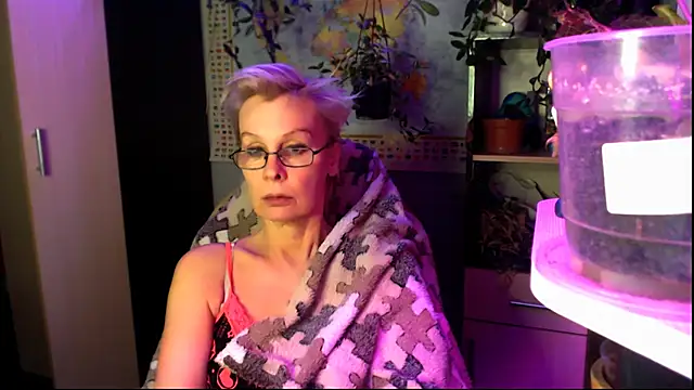Snapshot of HelgaHimmell chatting on 6, 5, 2026 HelgaHimmell online show from 6, 5, 2026