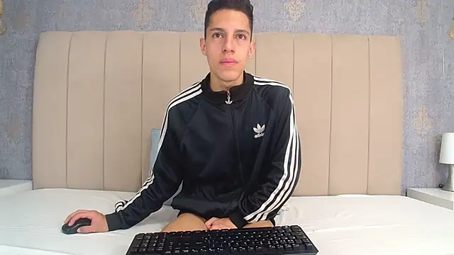 Snapshot of thiago19s chatting on 17, 7, 2026 thiago19s online show from 17, 7, 2026