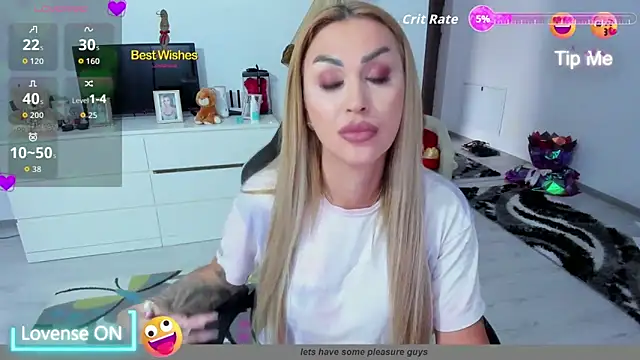 Snapshot of GlossyDiamondX chatting on 11, 9, 2025 GlossyDiamondX online show from 11, 9, 2025