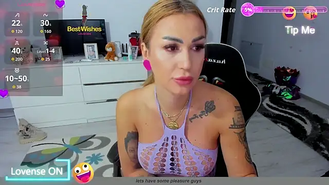 Snapshot of GlossyDiamondX chatting on 18, 9, 2025 GlossyDiamondX online show from 18, 9, 2025