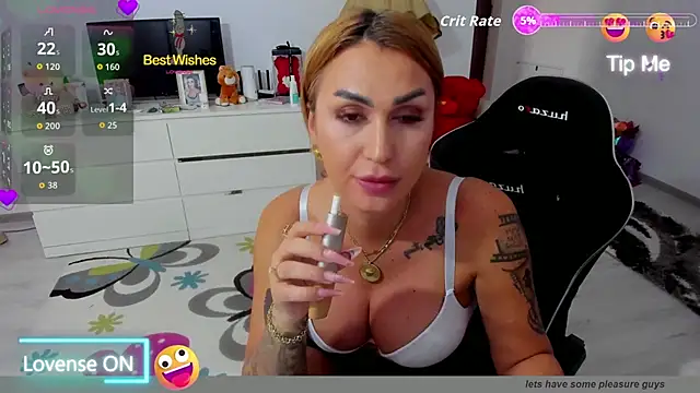 Snapshot of GlossyDiamondX chatting on 23, 9, 2025 GlossyDiamondX online show from 23, 9, 2025