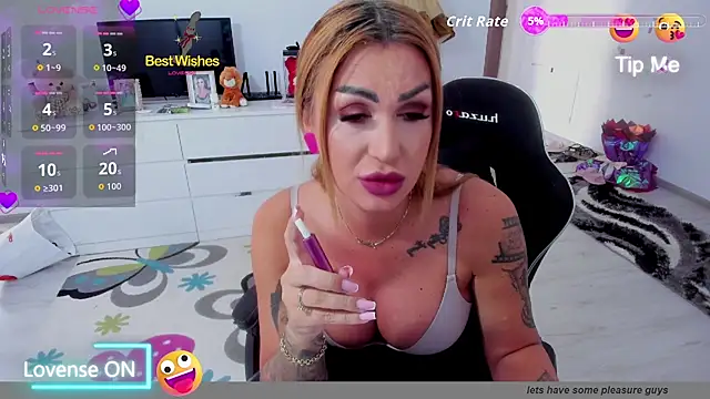 Snapshot of GlossyDiamondX chatting on 25, 9, 2025 GlossyDiamondX online show from 25, 9, 2025