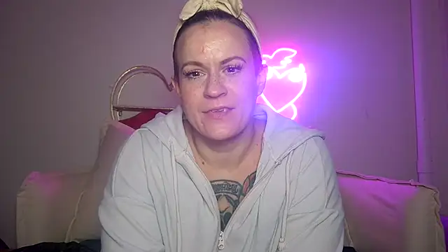 quinnmariexo online show from 11, 1, 2026