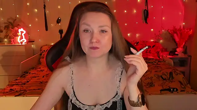 Snapshot of desperatehousewife__ chatting on 10, 10, 2025 desperatehousewife   online show from 10, 10, 2025