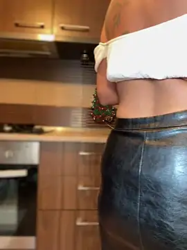 Snapshot of Hotmomcheckk_ chatting on 25, 1, 2025 Hotmomcheckk online show from 25, 1, 2025