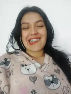 Sophie-hatter online show from 5, 1, 2025