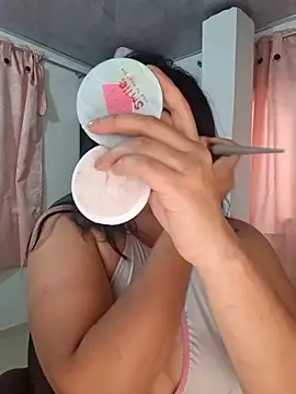 Snapshot of Sophie-hatter chatting on 2, 4, 2026 Sophie-hatter online show from 2, 4, 2026