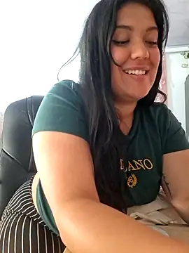 Snapshot of Sophie-hatter chatting on 15, 4, 2026 Sophie-hatter online show from 15, 4, 2026