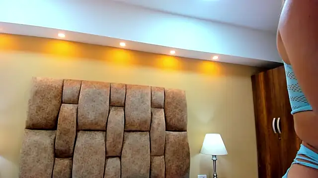 MiiaHot online show from 16, 9, 2025