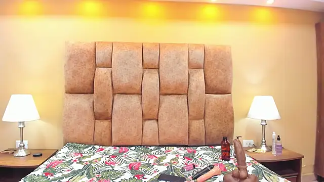 MiiaHot online show from 19, 9, 2025