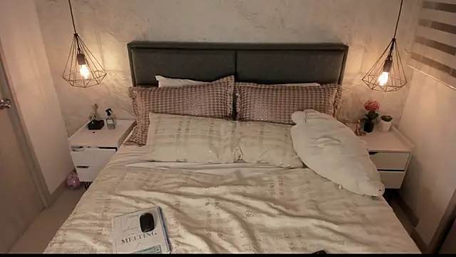 Snapshot of sofia_burman chatting on 28, 9, 2025 sofia burman online show from 28, 9, 2025