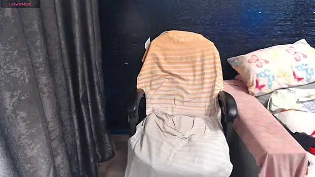 Snapshot of LadyAverrySquirt11 chatting on 31, 10, 2025 LadyAverrySquirt11 online show from 31, 10, 2025