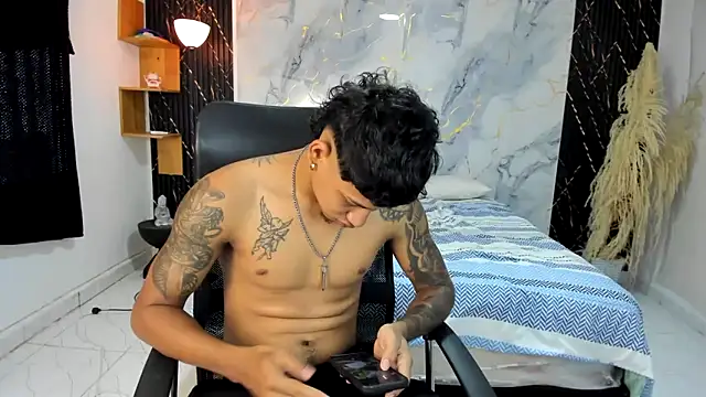 Snapshot of slim_master12 chatting on 25, 4, 2026 slim master12 online show from 25, 4, 2026