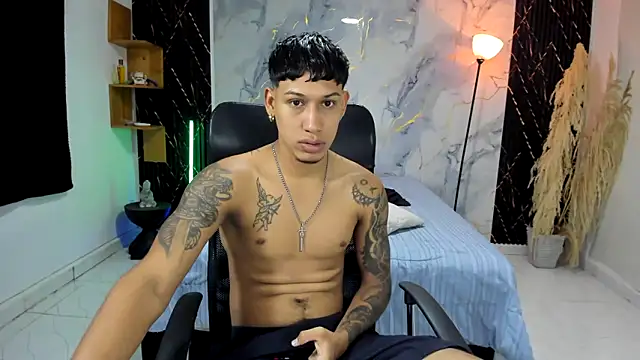 Snapshot of slim_master12 chatting on 6, 5, 2026 slim master12 online show from 6, 5, 2026