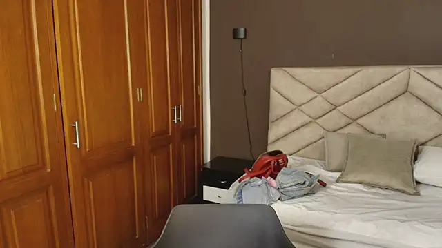 Raquel jones online show from 27, 10, 2025