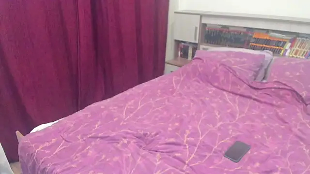 Snapshot of LianaMiller88 chatting on 5, 4, 2026 LianaMiller88 online show from 5, 4, 2026