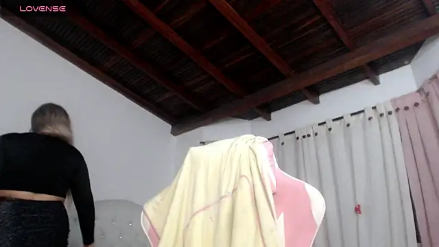 Snapshot of milk_cow_ chatting on 7, 10, 2025 milk cow online show from 7, 10, 2025