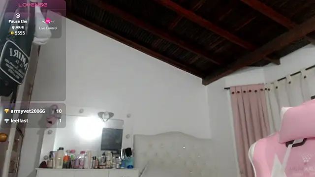 Snapshot of milk_cow_ chatting on 8, 11, 2025 milk cow online show from 8, 11, 2025