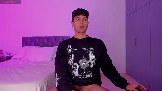 Valerio James7 online show from 11, 2, 2025