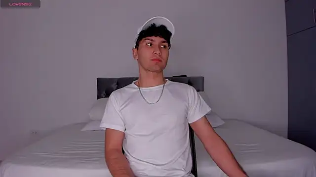 Valerio James7 online show from 12, 3, 2025