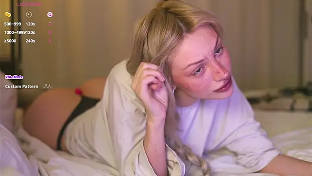 BabeHolly online show from 26, 10, 2025