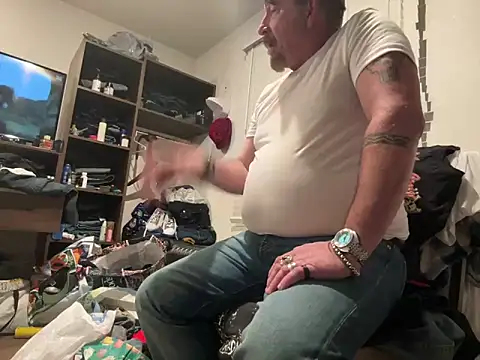 Snapshot of JakTRipr chatting on 18, 2, 2025 JakTRipr online show from 18, 2, 2025