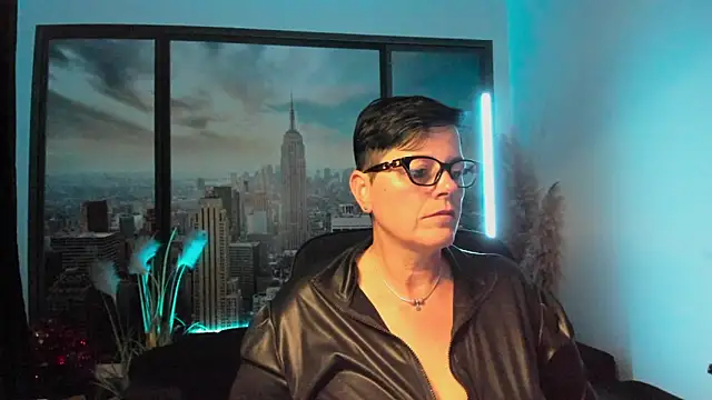 ninarandmann online show from 8, 9, 2025