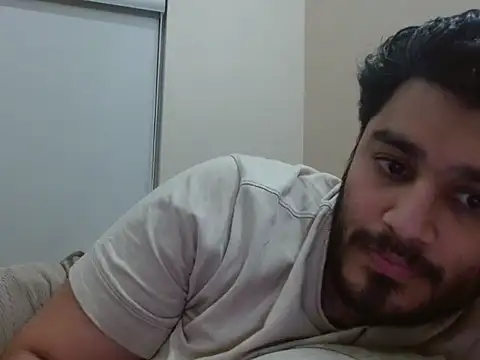 Snapshot of robintoit chatting on 21, 12, 2025 robintoit online show from 21, 12, 2025