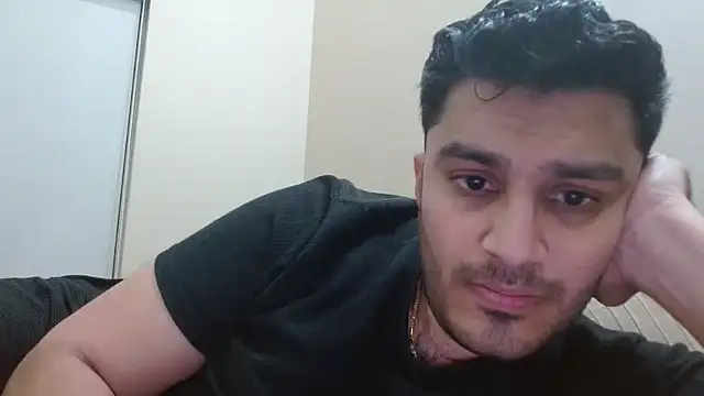 Snapshot of robintoit chatting on 22, 12, 2025 robintoit online show from 22, 12, 2025