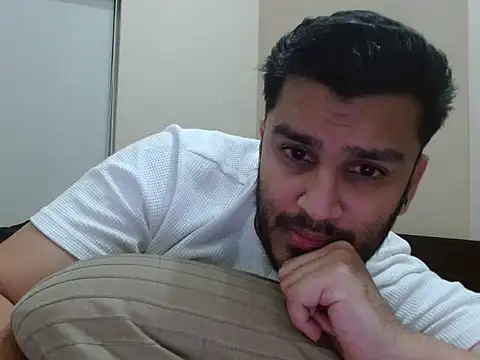 Snapshot of robintoit chatting on 11, 2, 2026 robintoit online show from 11, 2, 2026