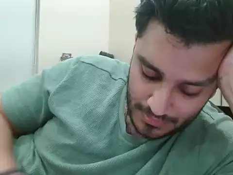Snapshot of robintoit chatting on 4, 6, 2026 robintoit online show from 4, 6, 2026