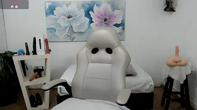 Snapshot of mom_hot__ chatting on 1, 3, 2025 mom hot online show from 1, 3, 2025