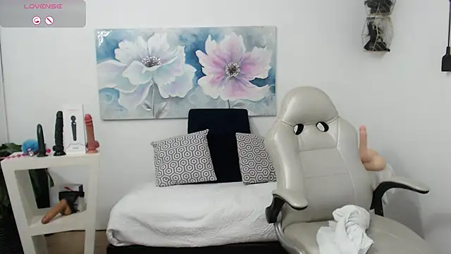 Snapshot of mom_hot__ chatting on 9, 3, 2025 mom hot online show from 9, 3, 2025
