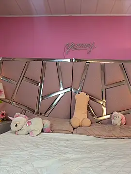 Snapshot of Bonniepark chatting on 8, 4, 2026 Bonniepark online show from 8, 4, 2026