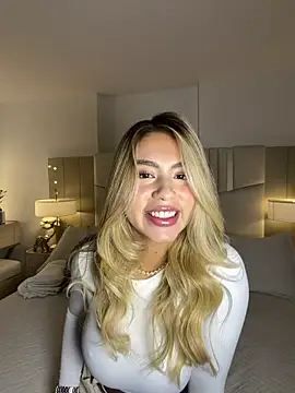 Snapshot of _laura_02 chatting on 15, 3, 2026 laura 02 online show from 15, 3, 2026