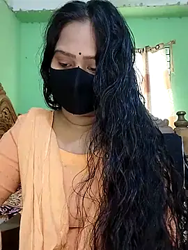 Snapshot of Idhika_Paul chatting on 4, 3, 2025 Idhika Paul online show from 4, 3, 2025