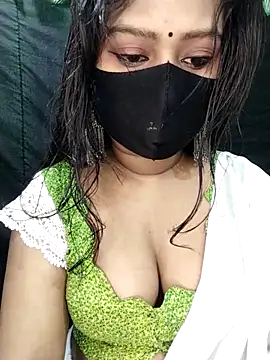 Snapshot of Idhika_Paul chatting on 18, 11, 2025 Idhika Paul online show from 18, 11, 2025