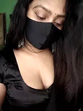 Idhika Paul online show from 3, 4, 2026