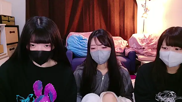 Snapshot of irohani_usagi chatting on 2, 2, 2026 irohani usagi online show from 2, 2, 2026