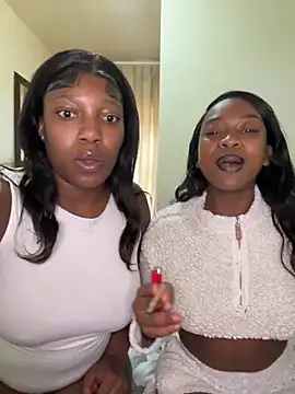 Snapshot of THEBUTTERNUT chatting on 4, 3, 2026 THEBUTTERNUT online show from 4, 3, 2026