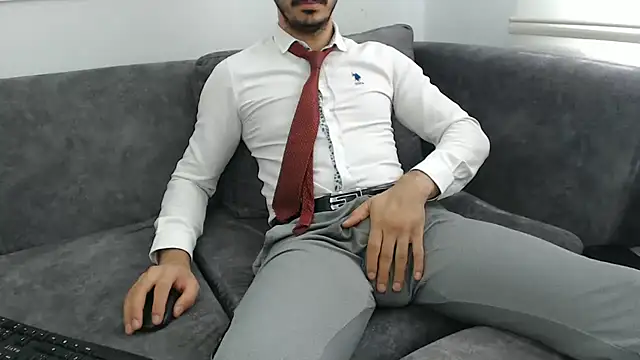 Snapshot of Naughtb0y chatting on 6, 7, 2026 Naughtb0y online show from 6, 7, 2026