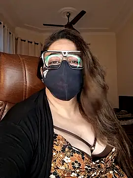 Snapshot of SEXY-Sardarni chatting on 8, 7, 2026 SEXY-Sardarni online show from 8, 7, 2026