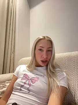 LuisaBecker online show from 12, 12, 2024