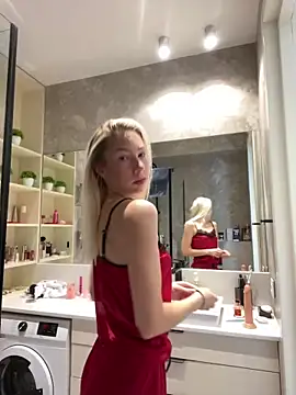 LuisaBecker online show from 14, 1, 2025