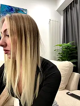 LuisaBecker online show from 21, 12, 2025