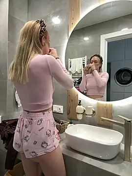 LuisaBecker online show from 14, 4, 2026